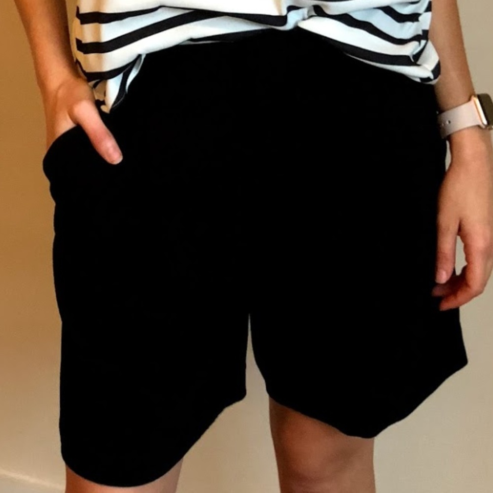 Black walking short